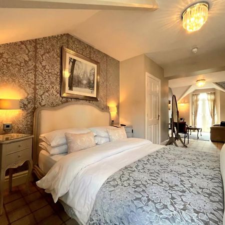 Bowness Bay Suites (Adults Only) ภายนอก รูปภาพ