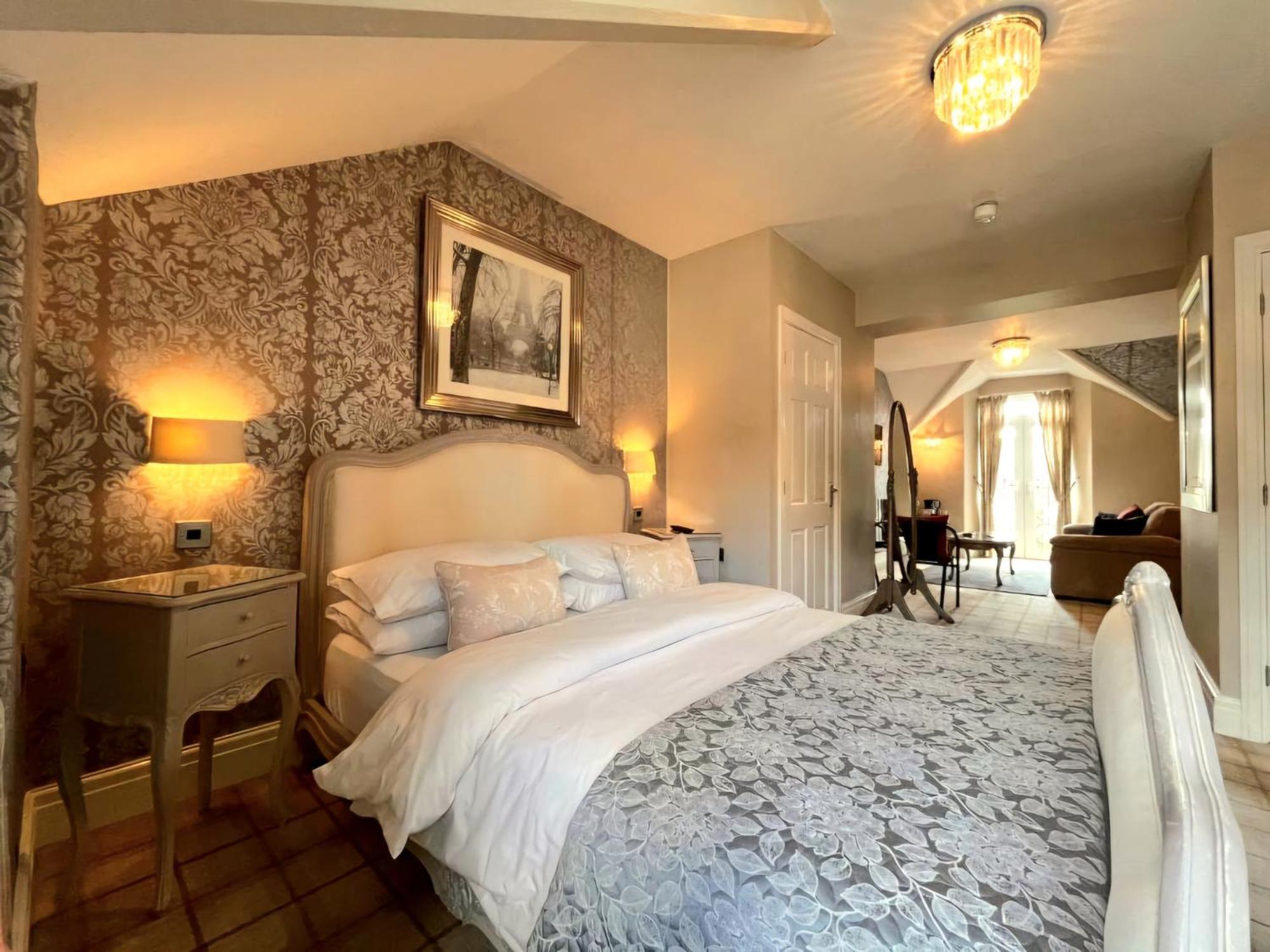 Bowness Bay Suites (Adults Only) ภายนอก รูปภาพ
